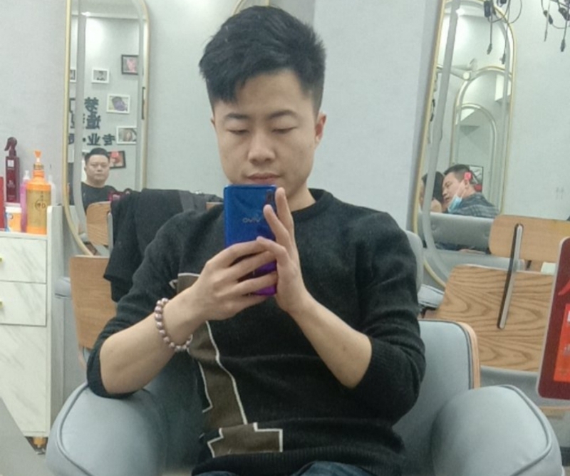 无法自拔的第一张照片--重庆蓝颜知己交友网